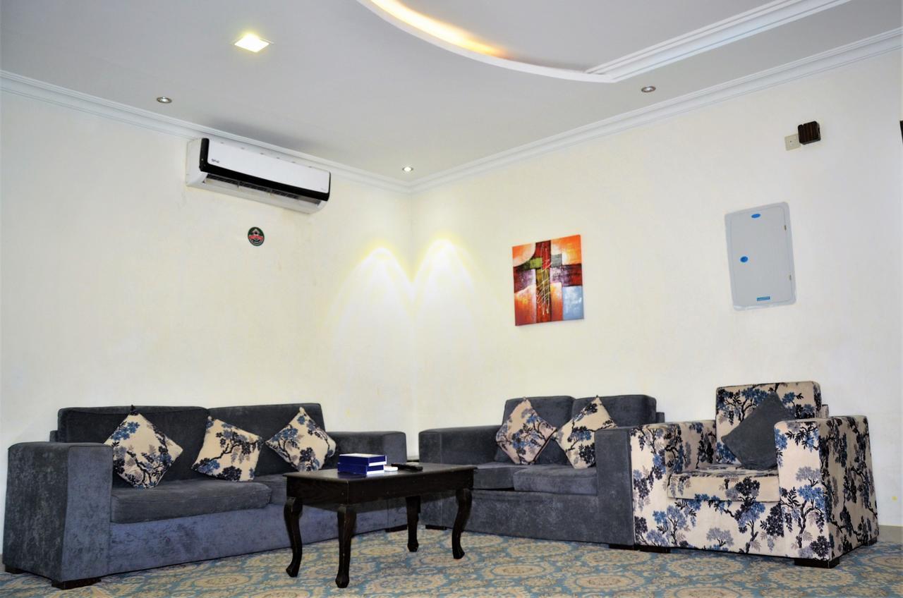 منـازل Almasa Llshkk Almkhdoma Brida Aparthotel Buraidah Bagian luar foto